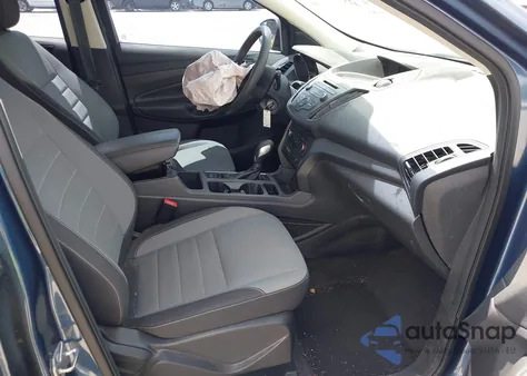 2018 Ford Escape S z USA, uszkodzony, nr VIN 1FMCU0F78JUB04702